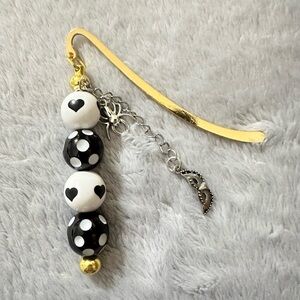 Black & White Beaded Heart Bookmark